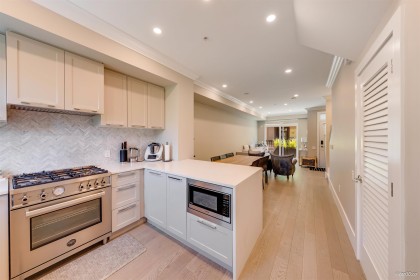 Photo 11 at 7519 Yukon Street, Marpole, Vancouver West