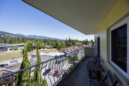 Photo 6 at 705 - 2187 Bellevue Avenue, Dundarave, West Vancouver