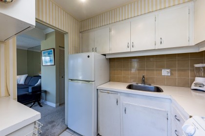 Photo 7 at 705 - 2187 Bellevue Avenue, Dundarave, West Vancouver