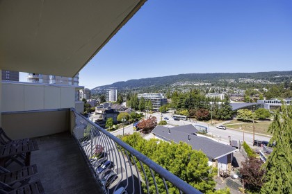 Photo 5 at 705 - 2187 Bellevue Avenue, Dundarave, West Vancouver