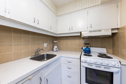 Photo 9 at 705 - 2187 Bellevue Avenue, Dundarave, West Vancouver