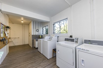 Photo 14 at 705 - 2187 Bellevue Avenue, Dundarave, West Vancouver