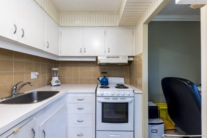 Photo 8 at 705 - 2187 Bellevue Avenue, Dundarave, West Vancouver