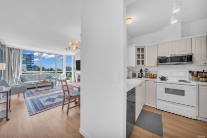 Photo 7 at 802 - 160 W Keith Road, Central Lonsdale, North Vancouver
