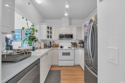 Photo 3 at 802 - 160 W Keith Road, Central Lonsdale, North Vancouver
