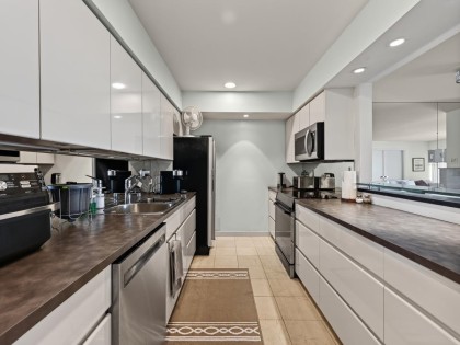 Photo 6 at 33 - 2236 Folkestone Way, Panorama Village, West Vancouver