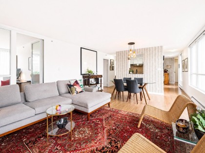 Photo 5 at 302 - 1228 Marinaside Crescent, Yaletown, Vancouver West