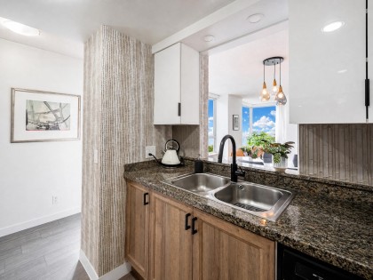 Photo 9 at 302 - 1228 Marinaside Crescent, Yaletown, Vancouver West
