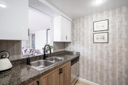 Photo 10 at 302 - 1228 Marinaside Crescent, Yaletown, Vancouver West