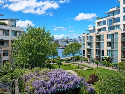Photo 4 at 302 - 1228 Marinaside Crescent, Yaletown, Vancouver West