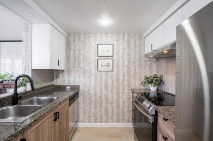 Photo 8 at 302 - 1228 Marinaside Crescent, Yaletown, Vancouver West
