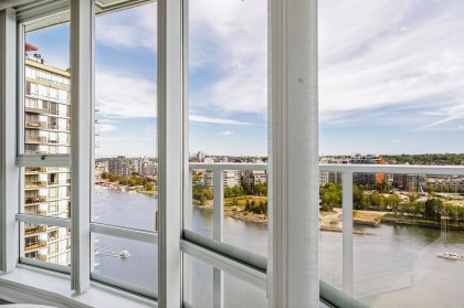 Photo 17 at 2106 - 918 Cooperage Way, Yaletown, Vancouver West