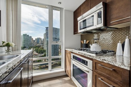 Photo 14 at 2106 - 918 Cooperage Way, Yaletown, Vancouver West