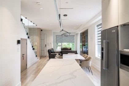 Photo 4 at 3586 W 42nd Avenue, Southlands, Vancouver West