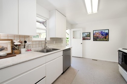 Photo 8 at 361 W 19th Street, Central Lonsdale, North Vancouver