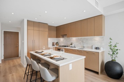 Photo 4 at 515 - 110 E 17th Street, Central Lonsdale, North Vancouver