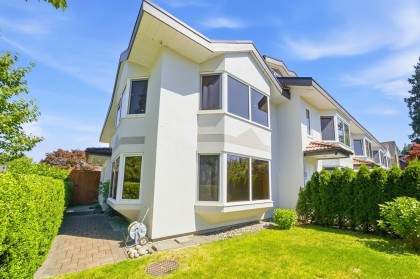 Photo 4 at 305 E 17th Street, Central Lonsdale, North Vancouver