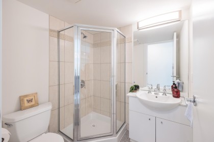 Photo 16 at TH8 - 168 E Esplanade Avenue, Lower Lonsdale, North Vancouver