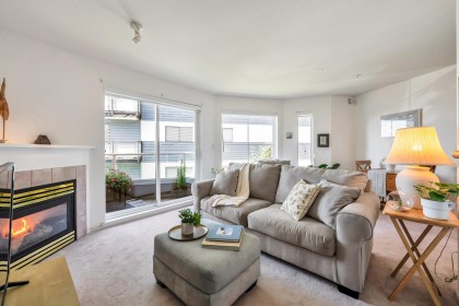 Photo 2 at 206 - 245 St. Davids Avenue, Lower Lonsdale, North Vancouver