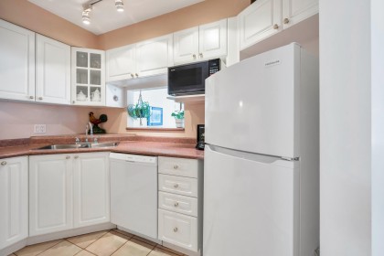 Photo 13 at 206 - 245 St. Davids Avenue, Lower Lonsdale, North Vancouver