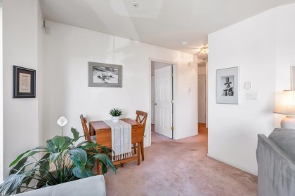 Photo 7 at 206 - 245 St. Davids Avenue, Lower Lonsdale, North Vancouver