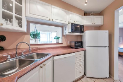 Photo 11 at 206 - 245 St. Davids Avenue, Lower Lonsdale, North Vancouver