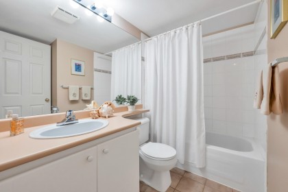 Photo 19 at 206 - 245 St. Davids Avenue, Lower Lonsdale, North Vancouver
