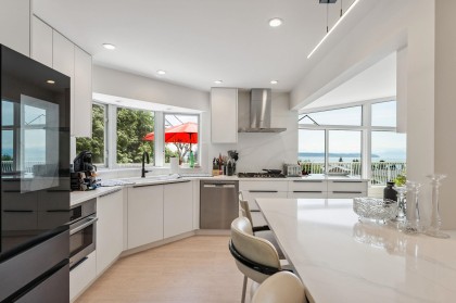 Photo 13 at 1725 Rosebery Avenue, Queens, West Vancouver