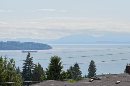 Photo 26 at 1725 Rosebery Avenue, Queens, West Vancouver