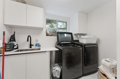 Photo 33 at 1725 Rosebery Avenue, Queens, West Vancouver