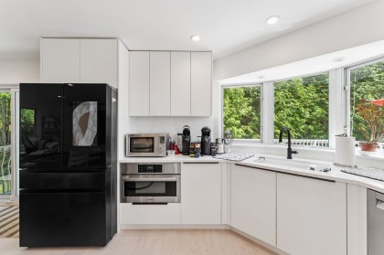 Photo 14 at 1725 Rosebery Avenue, Queens, West Vancouver