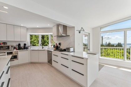 Photo 15 at 1725 Rosebery Avenue, Queens, West Vancouver