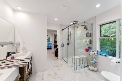 Photo 19 at 1725 Rosebery Avenue, Queens, West Vancouver