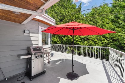 Photo 25 at 1725 Rosebery Avenue, Queens, West Vancouver