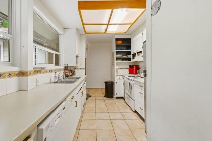 Photo 7 at 1463 Avonlynn Crescent, Westlynn, North Vancouver