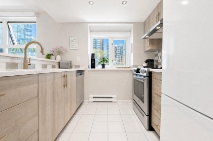 Photo 11 at B901 - 1331 Homer Street, Yaletown, Vancouver West