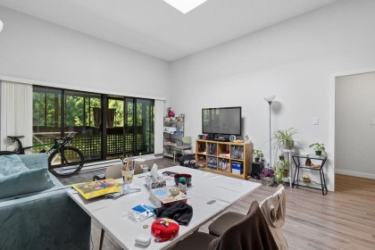 Photo 6 at 311 - 444 W 49th Avenue, South Cambie, Vancouver West