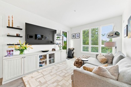 Photo 2 at 401 - 1327 Draycott Road, Lynn Valley, North Vancouver