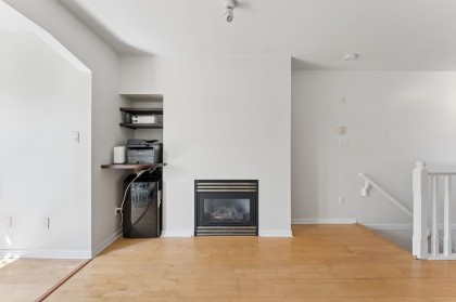 Photo 14 at 410 - 3727 W 10th Avenue, Point Grey, Vancouver West