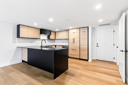 Photo 3 at 103 - 6485 Manitoba Street, Oakridge VW, Vancouver West