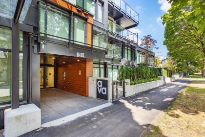 Photo 1 at 103 - 6485 Manitoba Street, Oakridge VW, Vancouver West