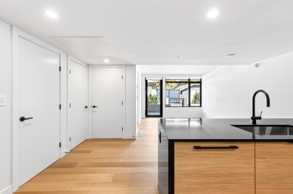 Photo 10 at 103 - 6485 Manitoba Street, Oakridge VW, Vancouver West