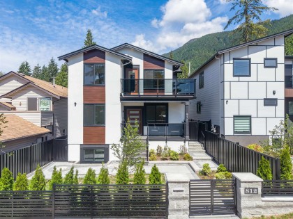 Photo 2 at 812 Montroyal Boulevard, Canyon Heights NV, North Vancouver