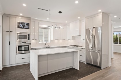 Photo 6 at 812 Montroyal Boulevard, Canyon Heights NV, North Vancouver
