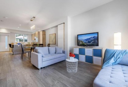 Photo 2 at 4066 Yukon Street, Cambie, Vancouver West