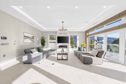 Photo 11 at 515 Ballantree Road, Glenmore, West Vancouver