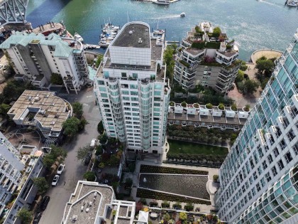 Photo 27 at 404 - 1501 Howe Street, Yaletown, Vancouver West