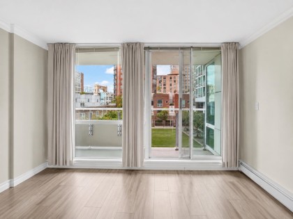 Photo 16 at 404 - 1501 Howe Street, Yaletown, Vancouver West