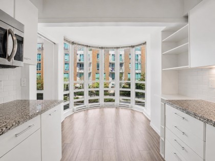 Photo 9 at 404 - 1501 Howe Street, Yaletown, Vancouver West