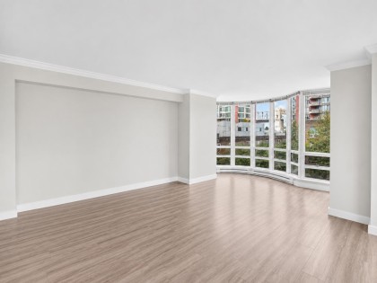 Photo 10 at 404 - 1501 Howe Street, Yaletown, Vancouver West